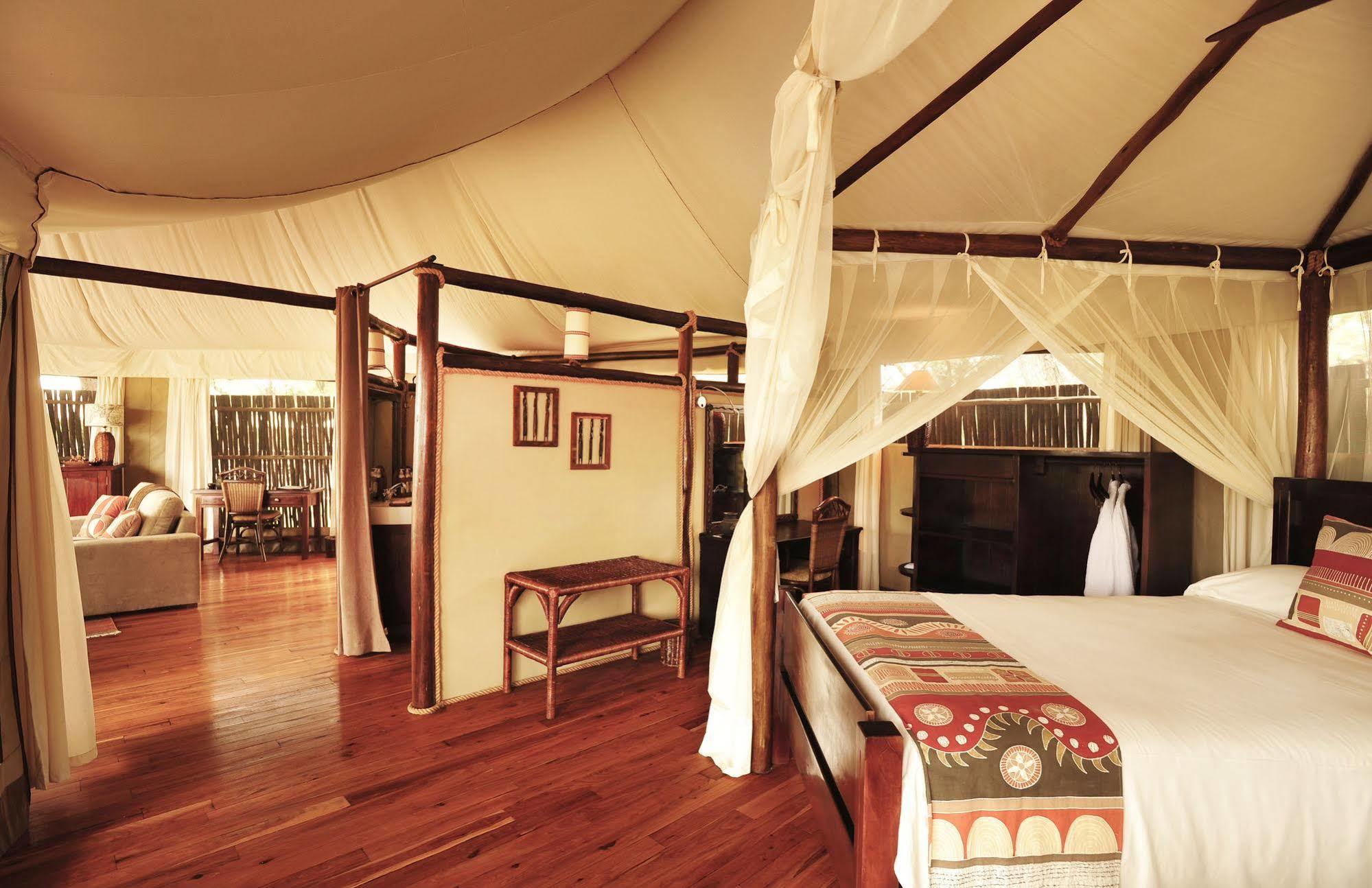 Отель Anabezi Camp Jeki Экстерьер фото