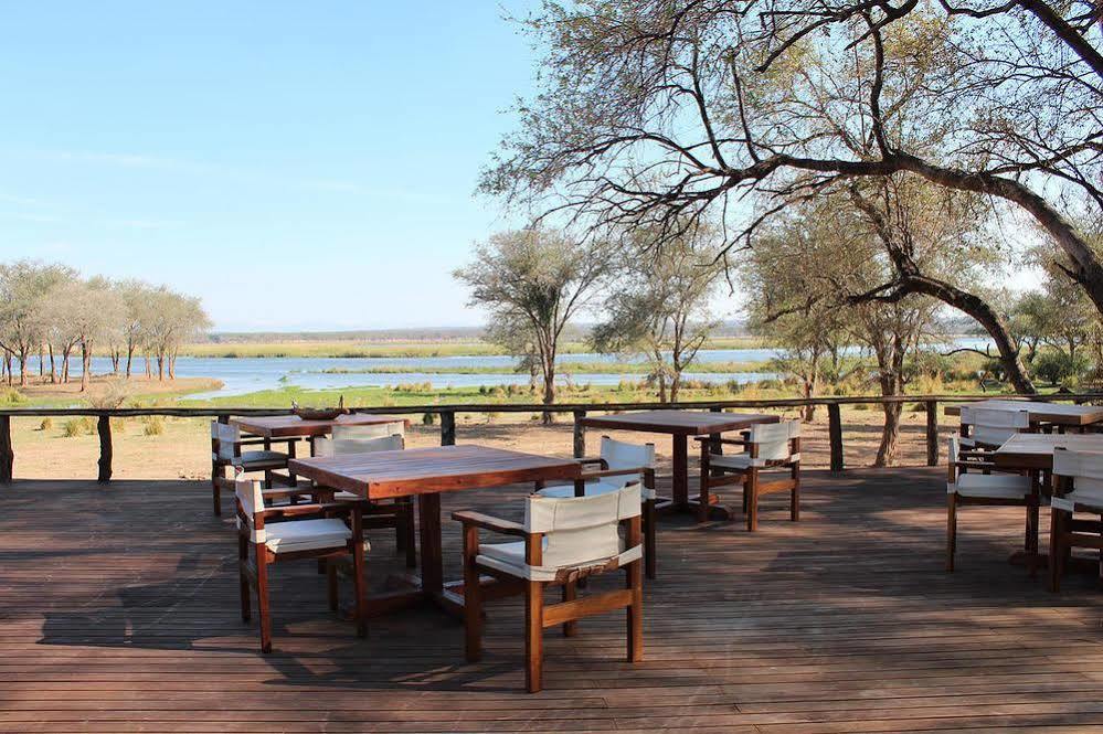 Отель Anabezi Camp Jeki Экстерьер фото